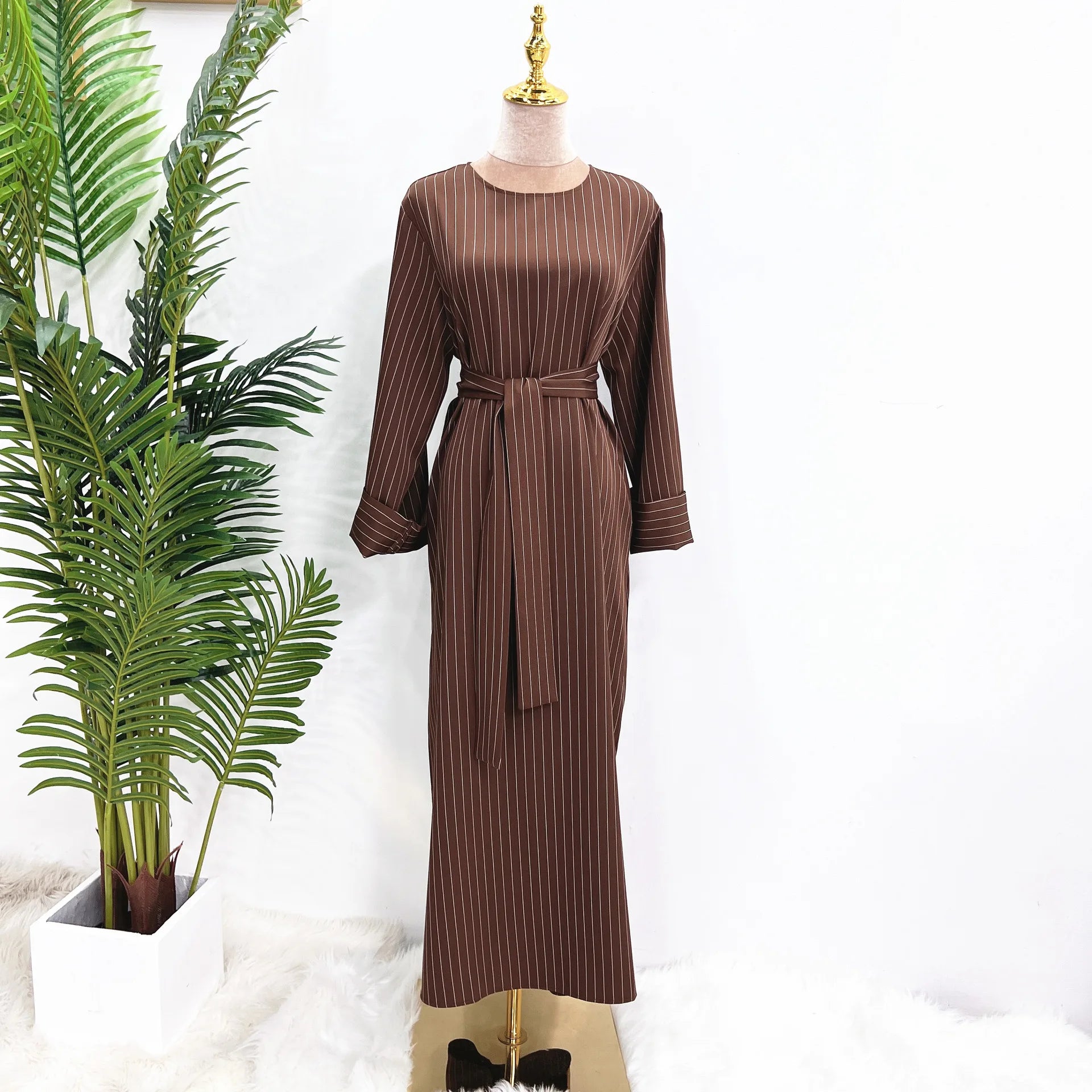 Pinstripe Muslim Women's Dress – Loose Casual Islamic Clothing, Dubai Abaya with Side Pockets, Modest Outfit for Ramadan, Eid, and Autumn